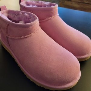 Pink Uggs Size 10